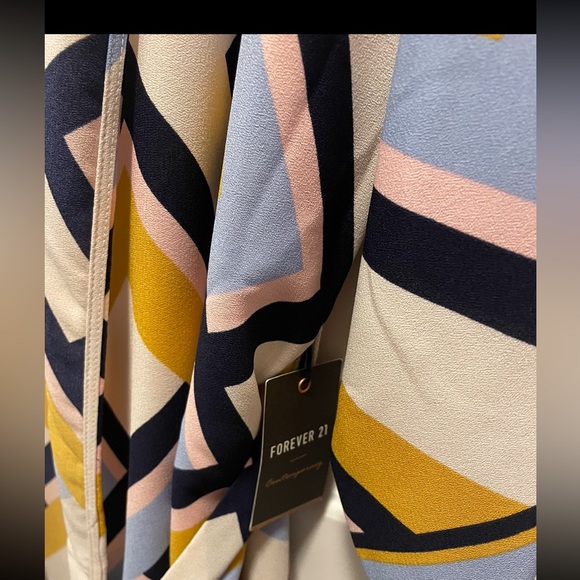 Fun print cover with tie - Picture 5 of 7